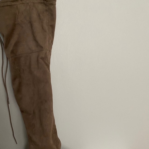 Knee high boots - Picture 4 of 4